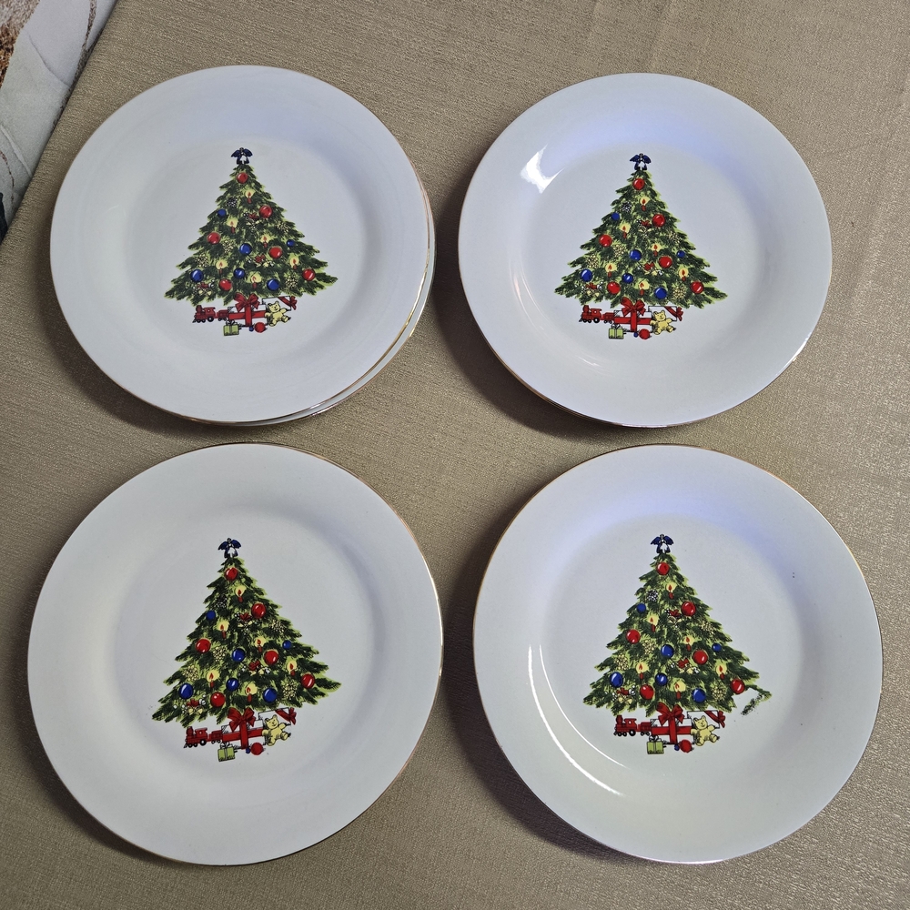 SEA GULL | FOUR  (4) Vintage Christmas Tree Gold-Lined Fine China Dinner Plates